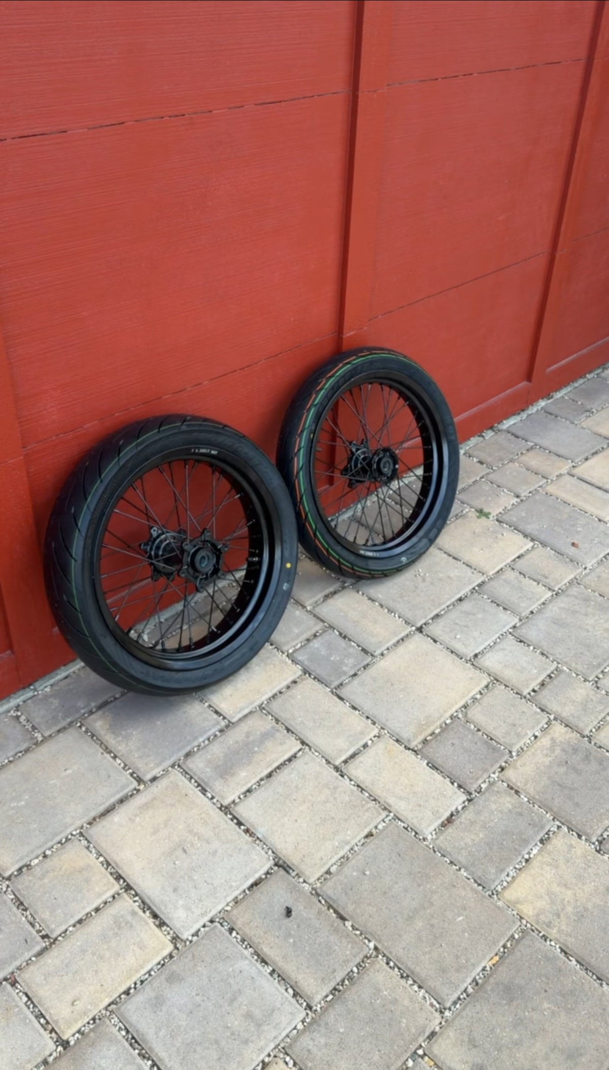 Ultra Bee Supermoto Set Kit (Black)